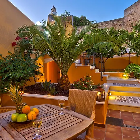 Villa Kores Boutique *